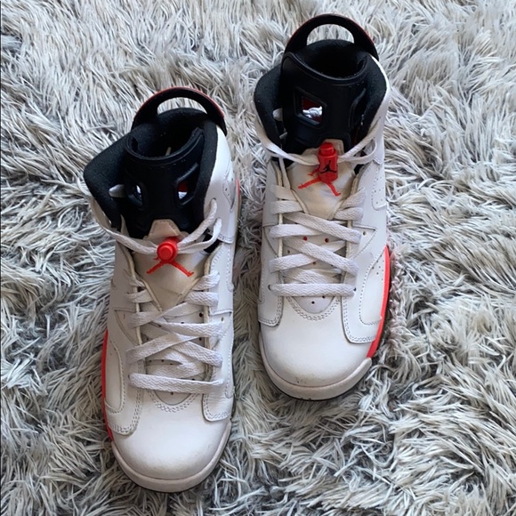 Air Jordan 6’s White Infrared - Picture 3 of 5